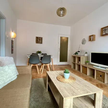 Apartment Lovely In The Heart Of
